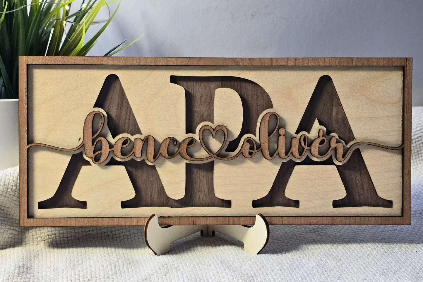 Névre szóló, kézzel készült fa APA felirat, bence és oliver nevekkel, modern dekoráció