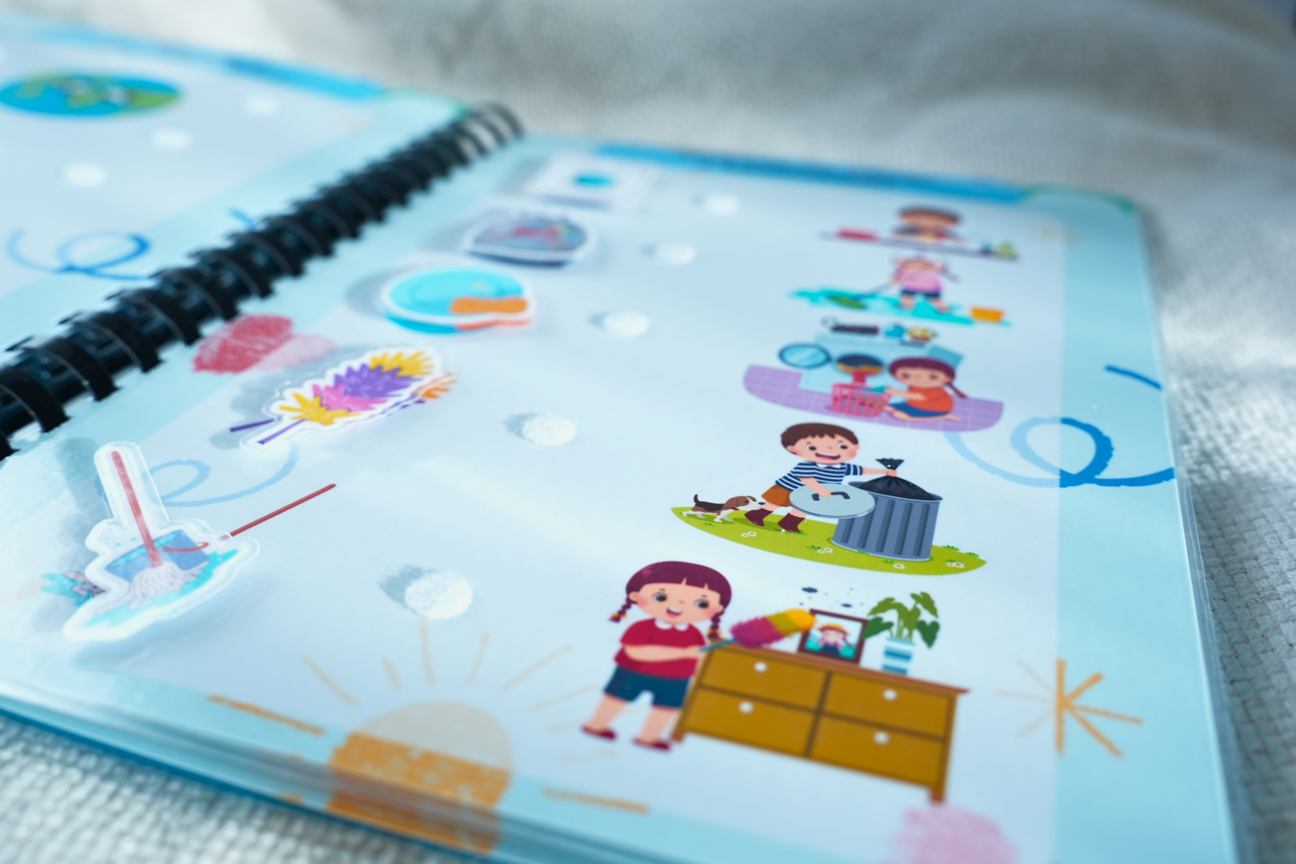 Picurkalandok: Montessori Ihletésű Készségfejlesztő Könyv – "Emberek és Járművek" (3-5 év)