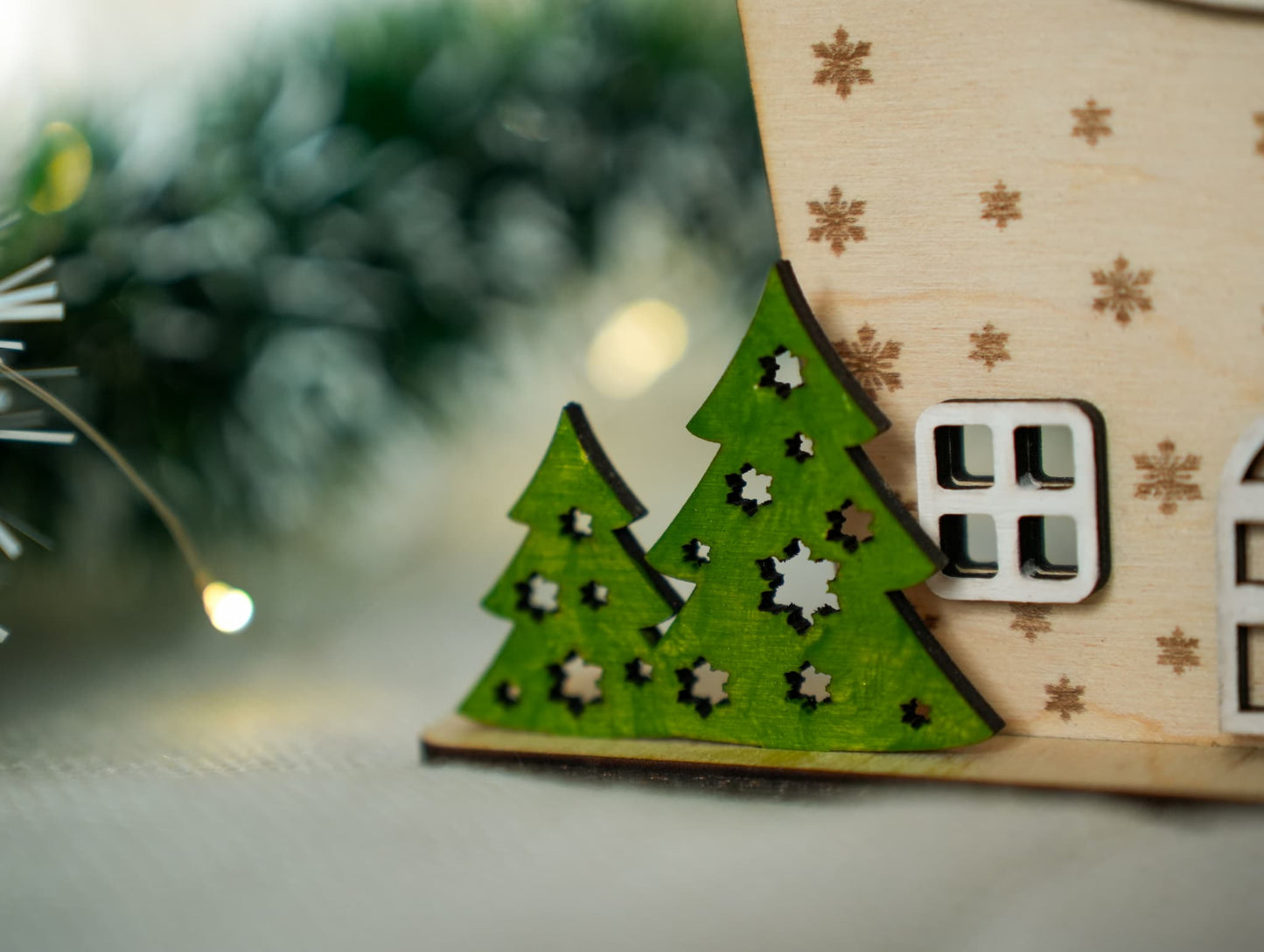 Zsempiri "Várakozás" – Interaktív Fa Visszaszámláló Házikó