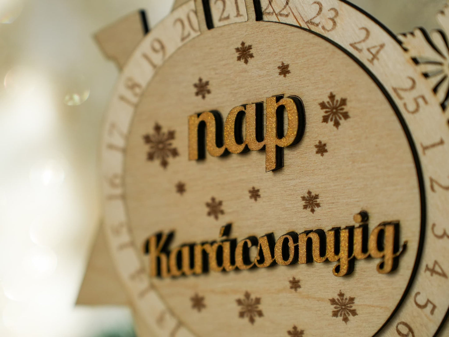 Zsempiri "Várakozás" – Interaktív Fa Visszaszámláló Házikó